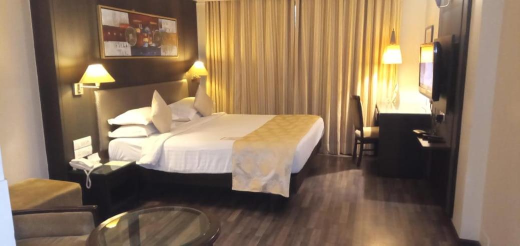 เดอะ เพรสซิเดนท์ - อะ บูทิก โฮเต็ล Hotel อาเมดาบัด ภายนอก รูปภาพ