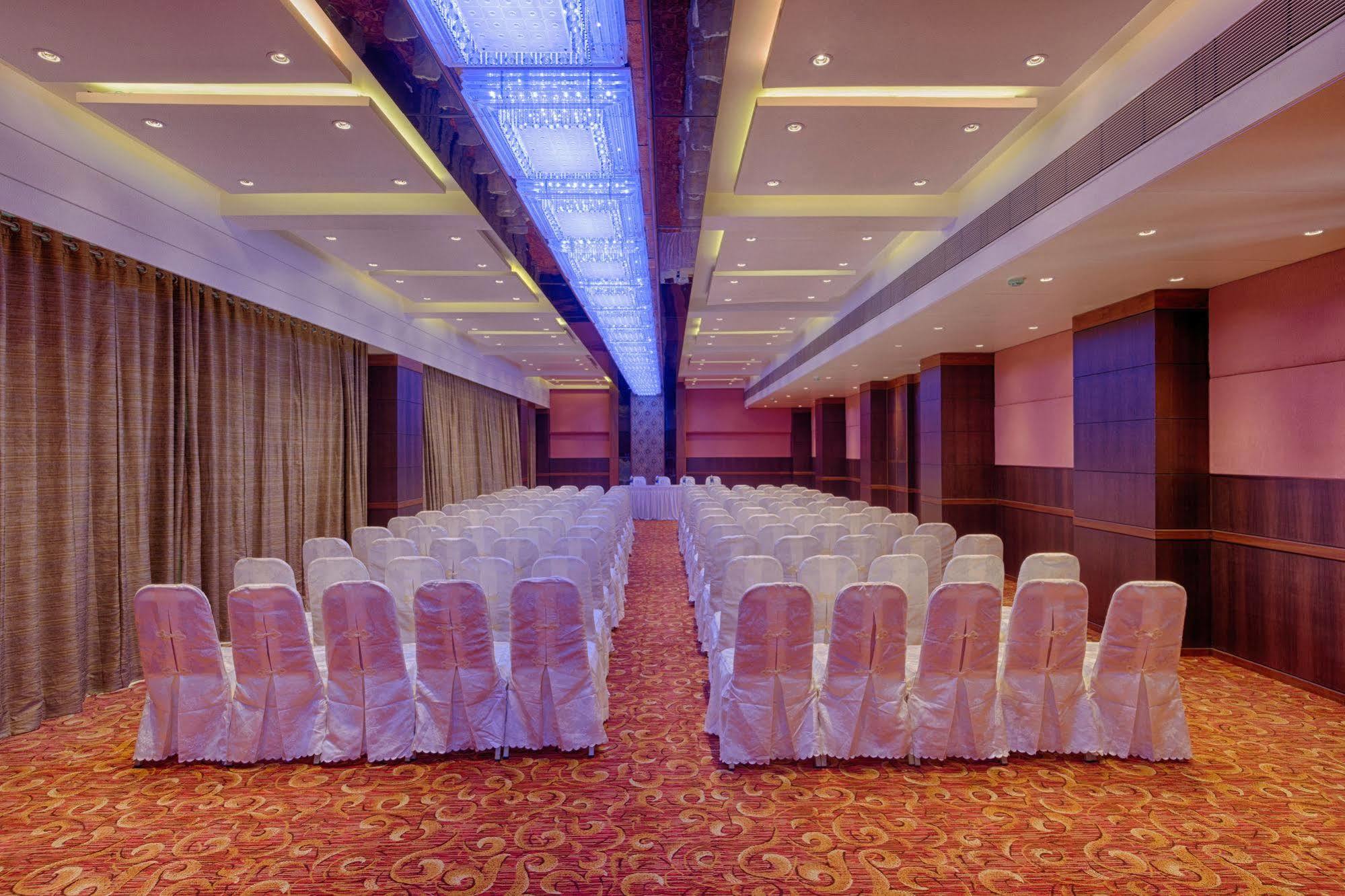 เดอะ เพรสซิเดนท์ - อะ บูทิก โฮเต็ล Hotel อาเมดาบัด ภายนอก รูปภาพ