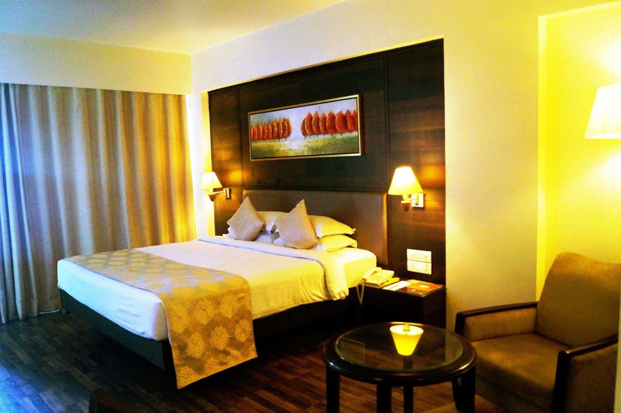 เดอะ เพรสซิเดนท์ - อะ บูทิก โฮเต็ล Hotel อาเมดาบัด ภายนอก รูปภาพ